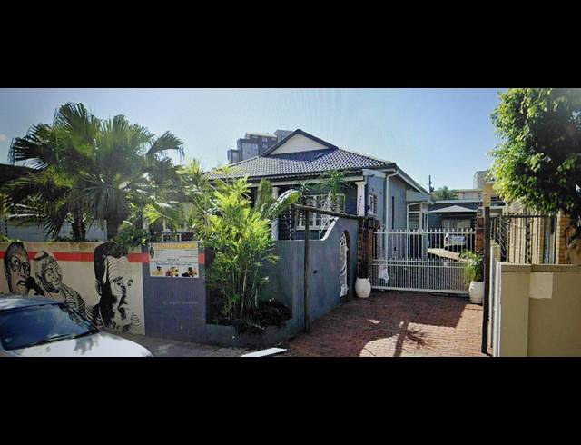 100M² OFFICE TO LET IN OVERPORT